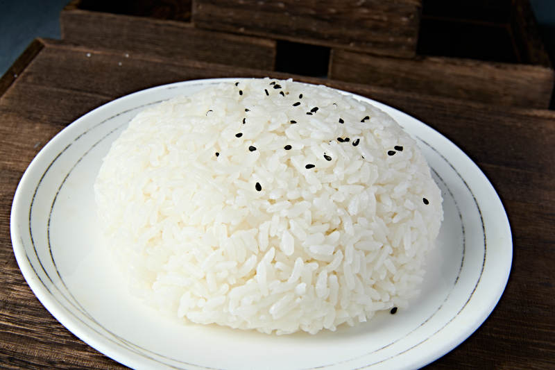 香喷喷的现蒸白米饭图片