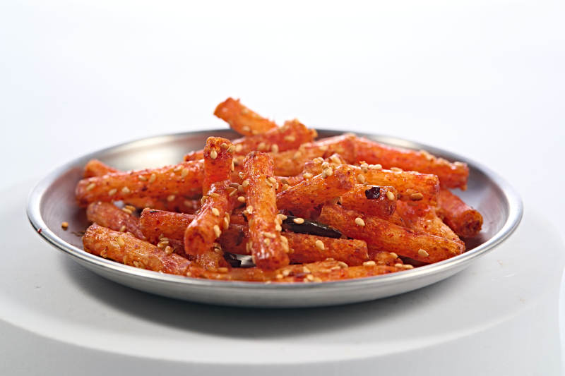 休闲小吃麻辣辣条图片