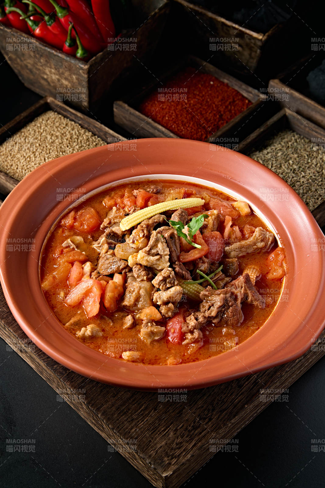 砂锅浓汤西红柿炖牛腩图片