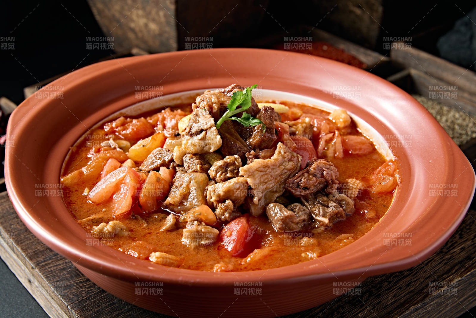 砂锅浓汤西红柿炖牛腩图片