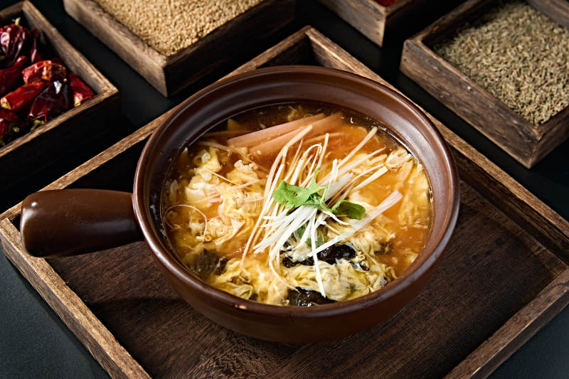 砂锅鸡蛋火腿酸辣汤图片