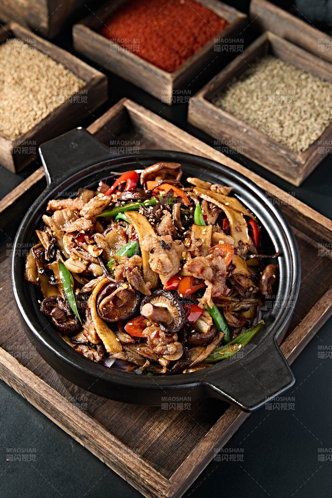 砂锅香辣什锦煲杂菌图片