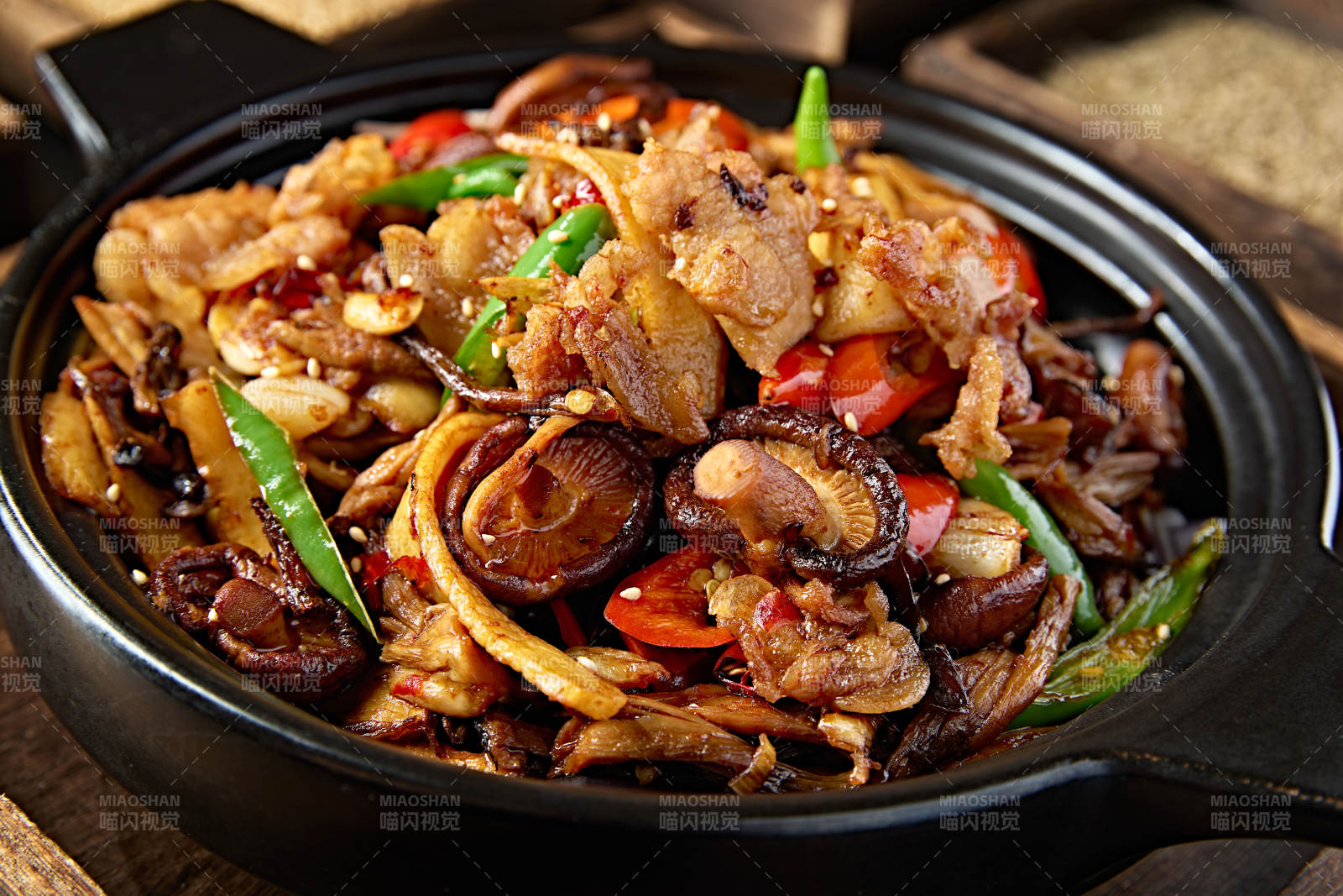 砂锅香辣什锦煲杂菌图片