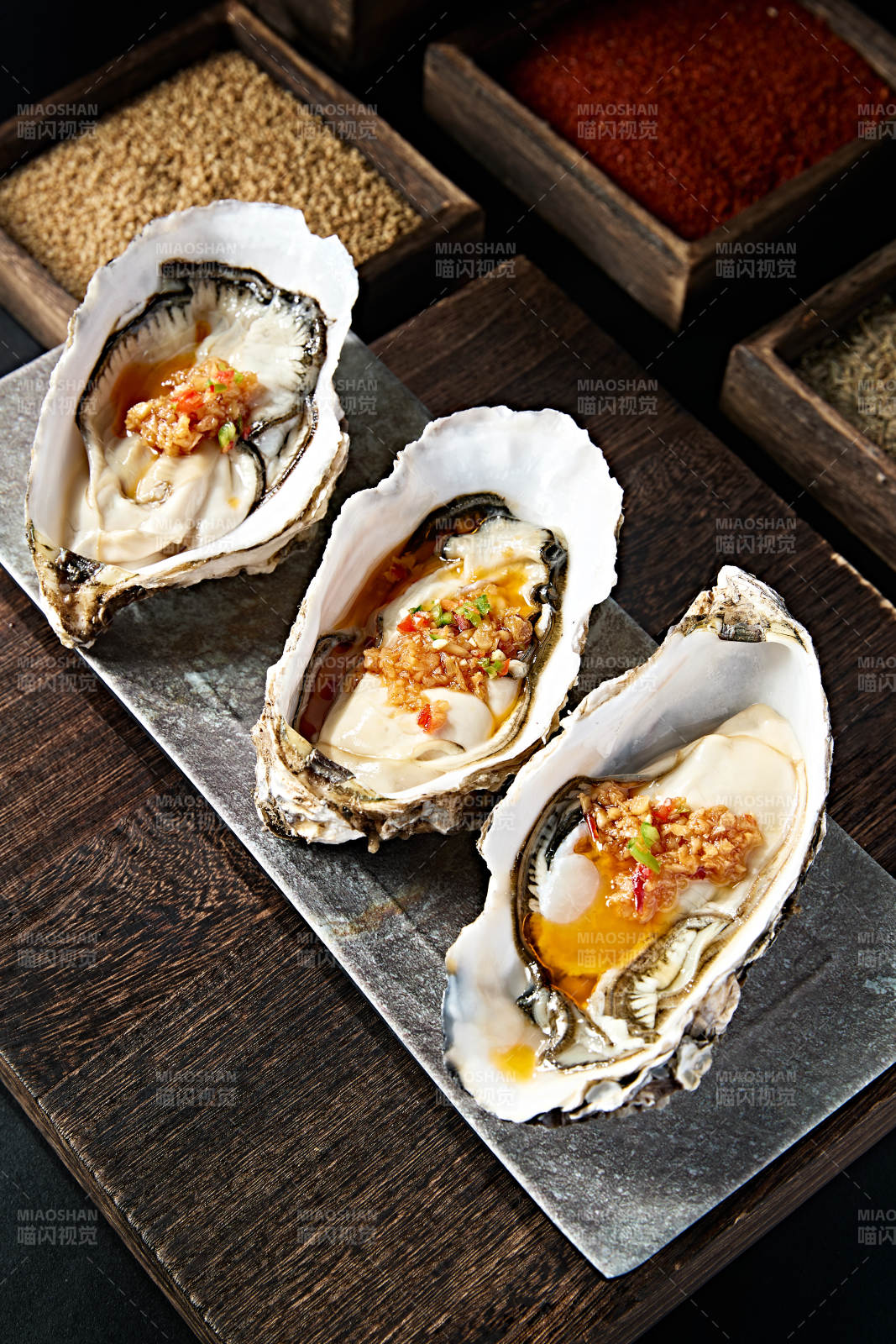 美味炭烤乳山大生蚝图片