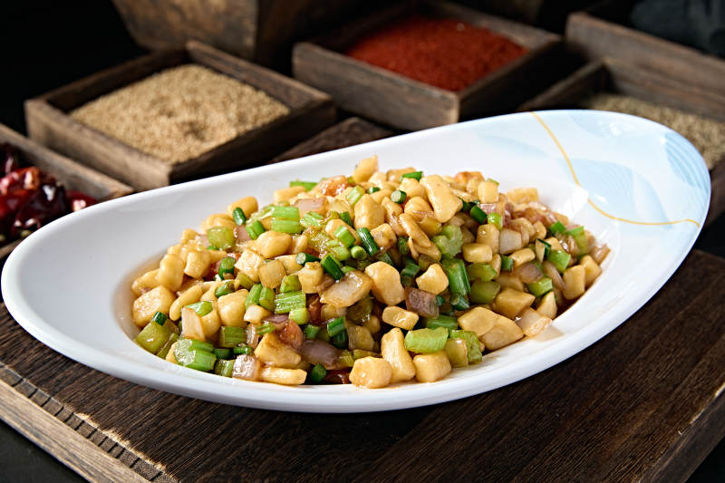 西芹韭菜洋葱炒疙瘩图片