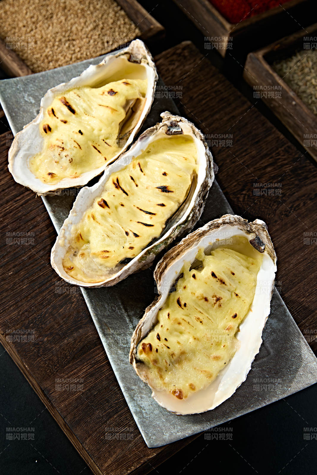 炭烤芝士焗生蚝图片