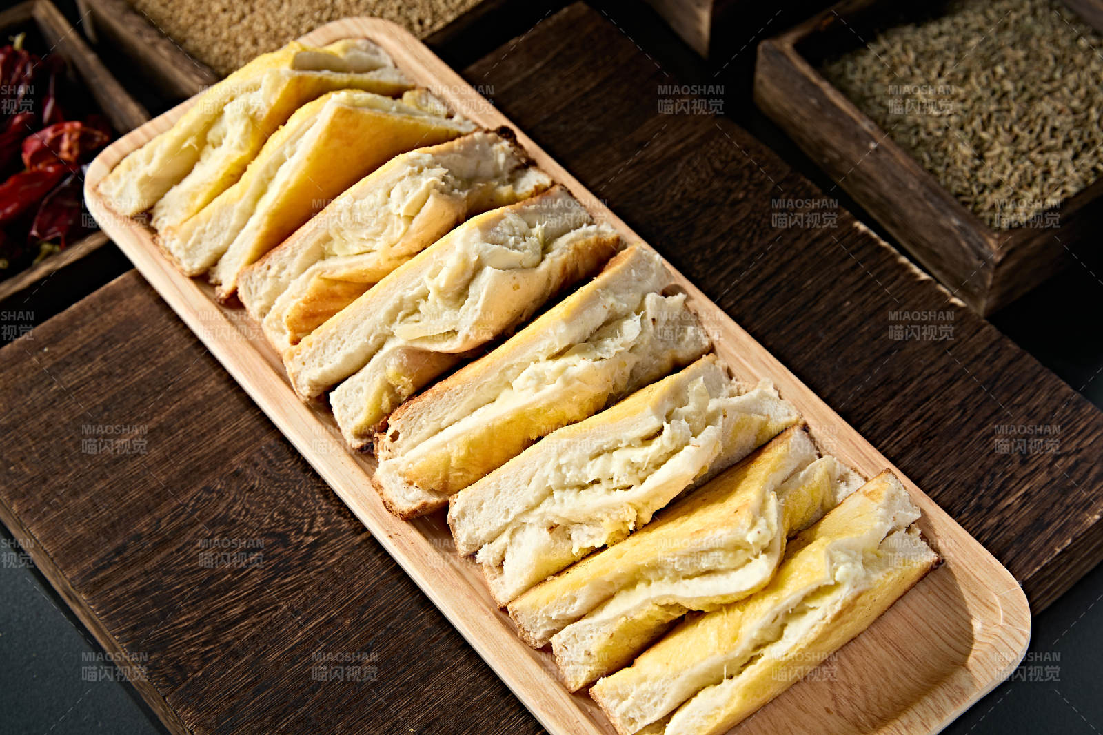 美味小吃奶香芝士榴莲饼图片