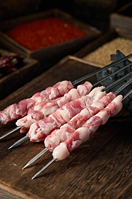 美味烧烤生鲜羊肉筋串图片
