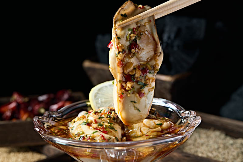 蒜香柠檬酸汤腌生蚝图片