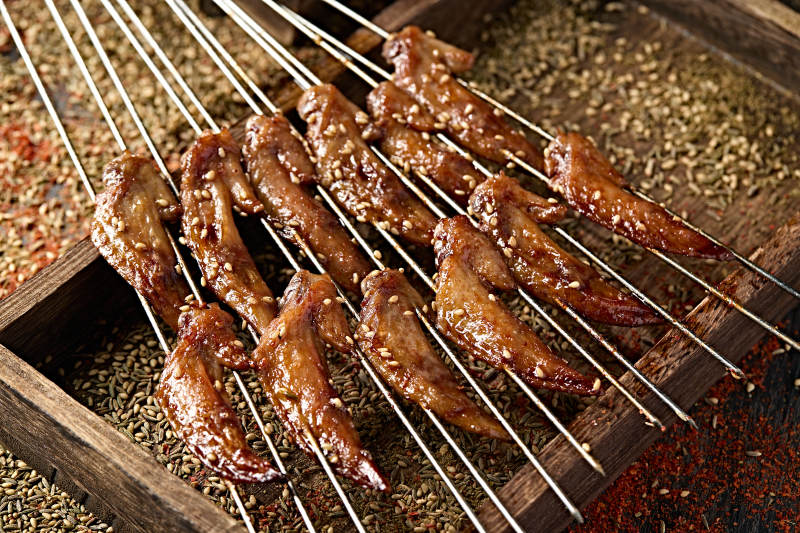 特色烧烤 炭烤鸡翅尖图片
