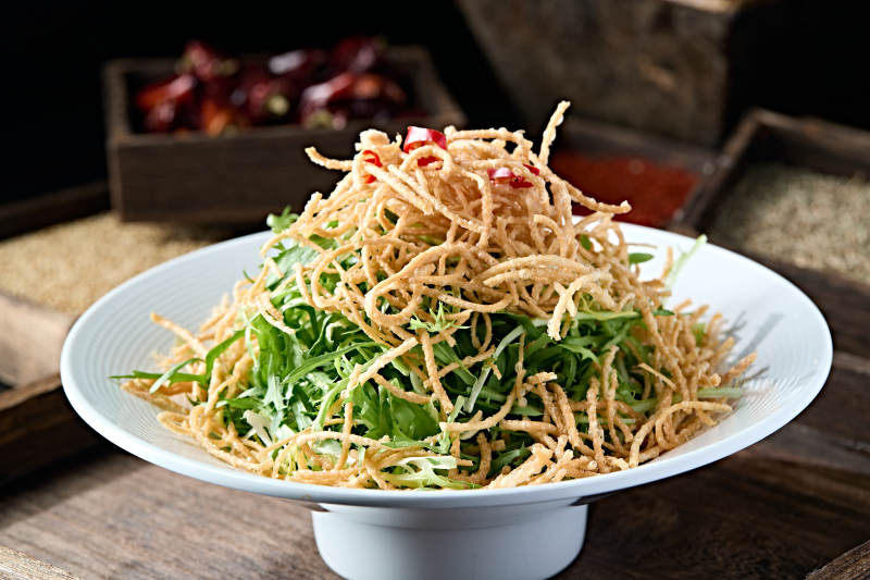 油炸馓子丝凉拌苦菊图片