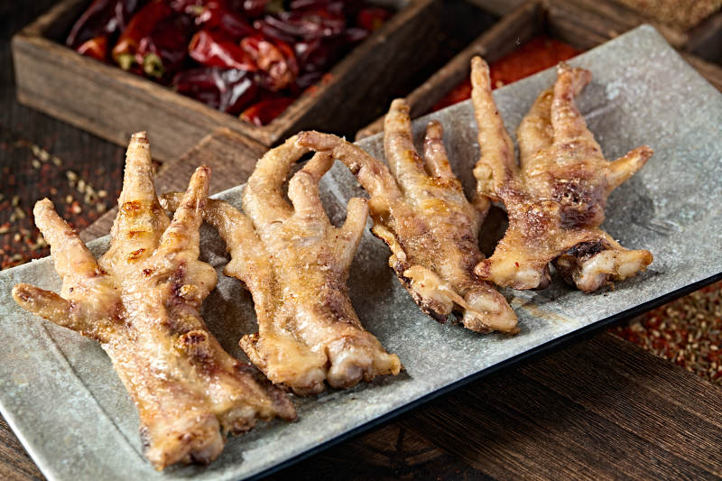 美味烧烤炭烤生鸡脚图片