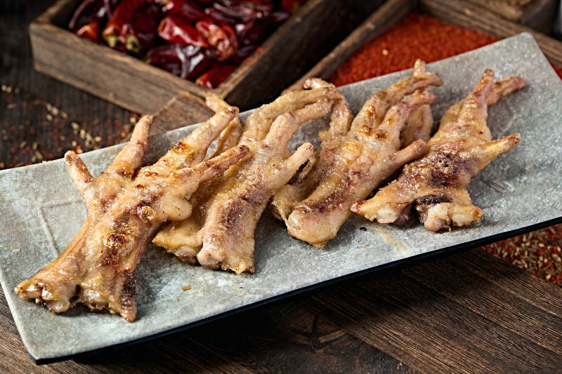 美味烧烤炭烤生鸡脚图片