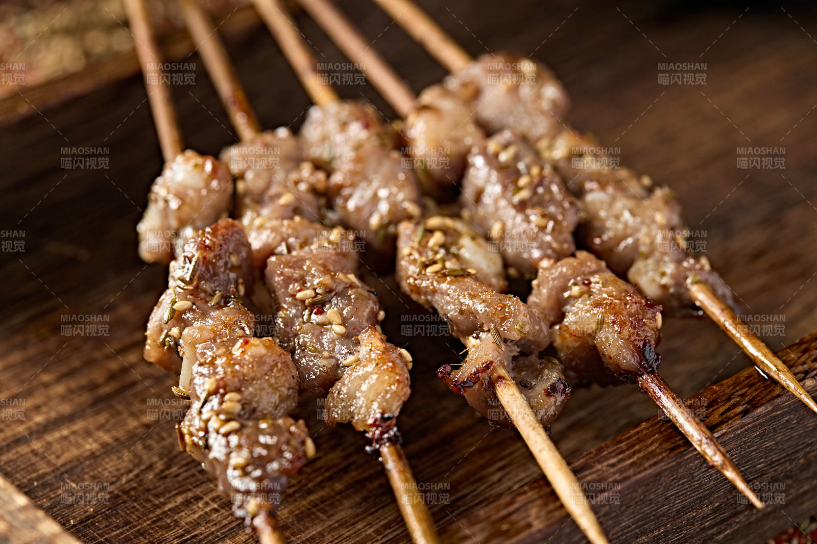 美味烧烤炭烤美味羊肉串图片