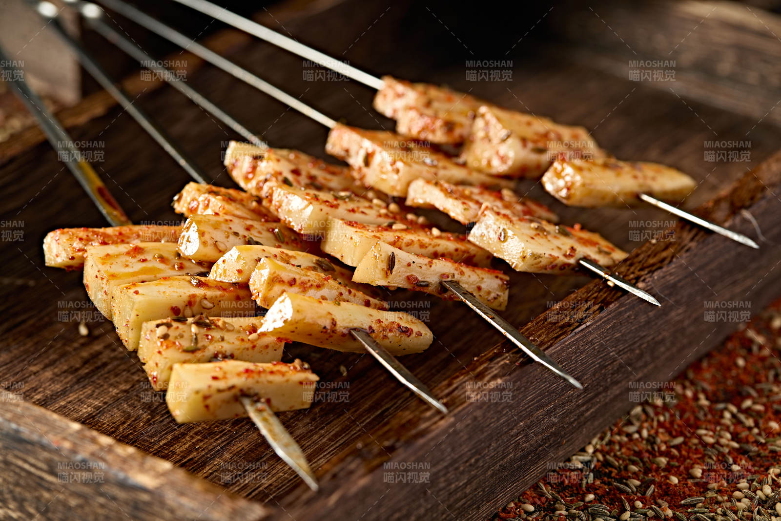 美味烧烤炭烤羊板筋图片