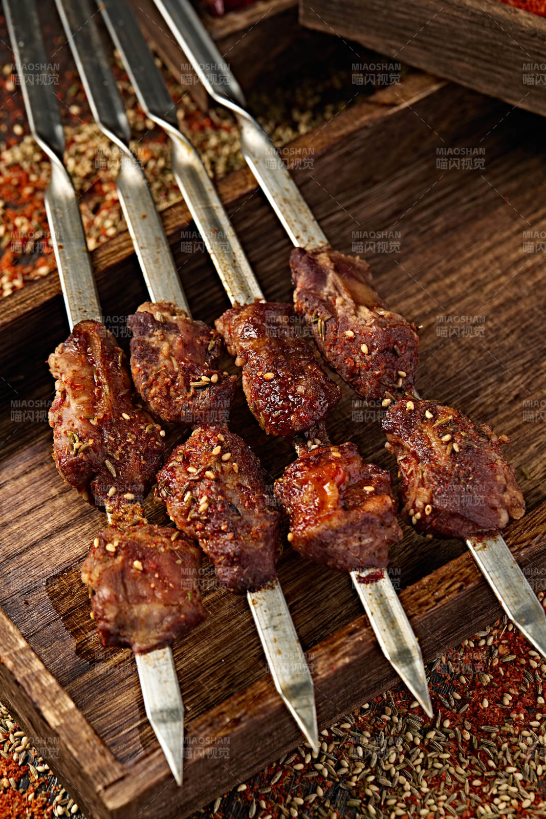 锦州烧烤炭烤大串油边肉图片