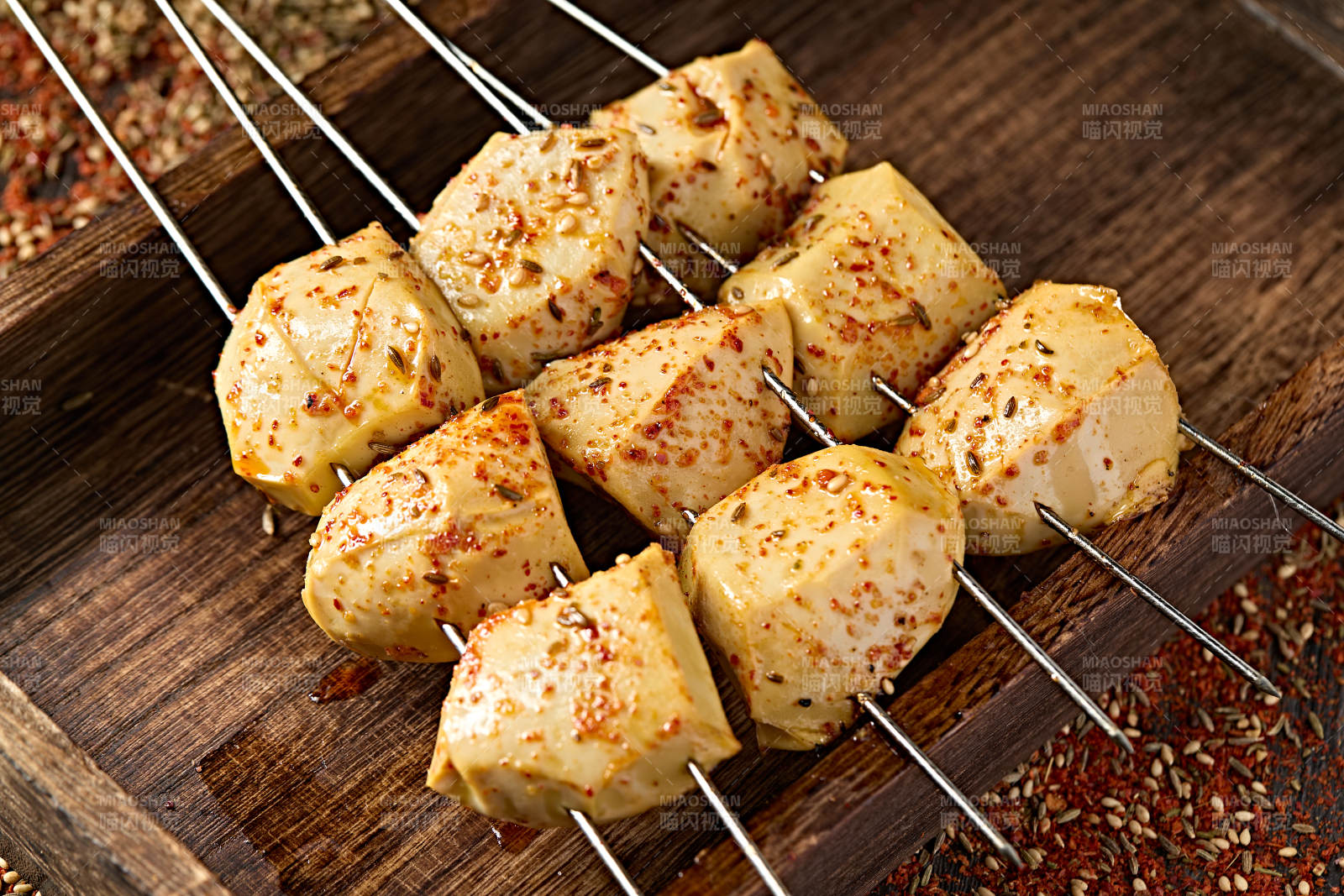 特色烧烤炭烤实蛋图片
