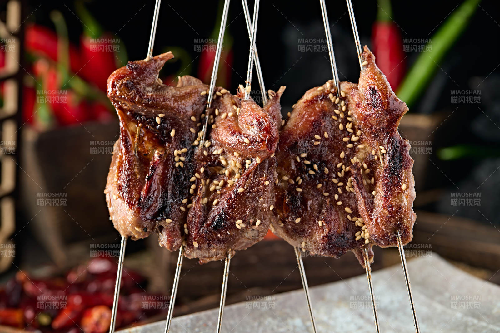 锦州烧烤炭烤养殖鹌鹑图片