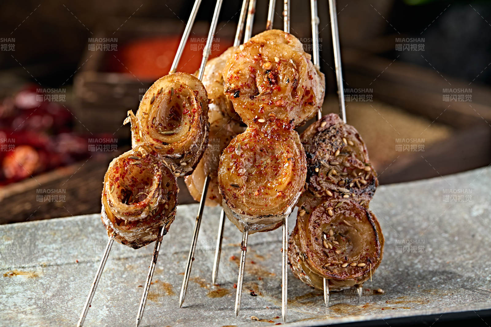 风味烧烤炭烤带鱼肉卷图片