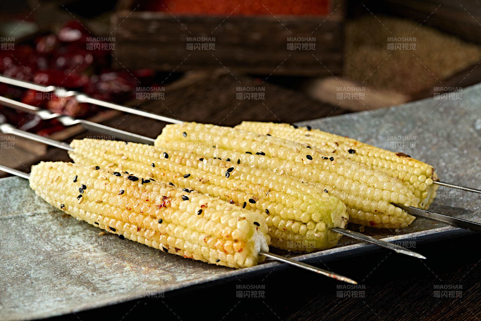 风味炭烤嫩玉米串图片