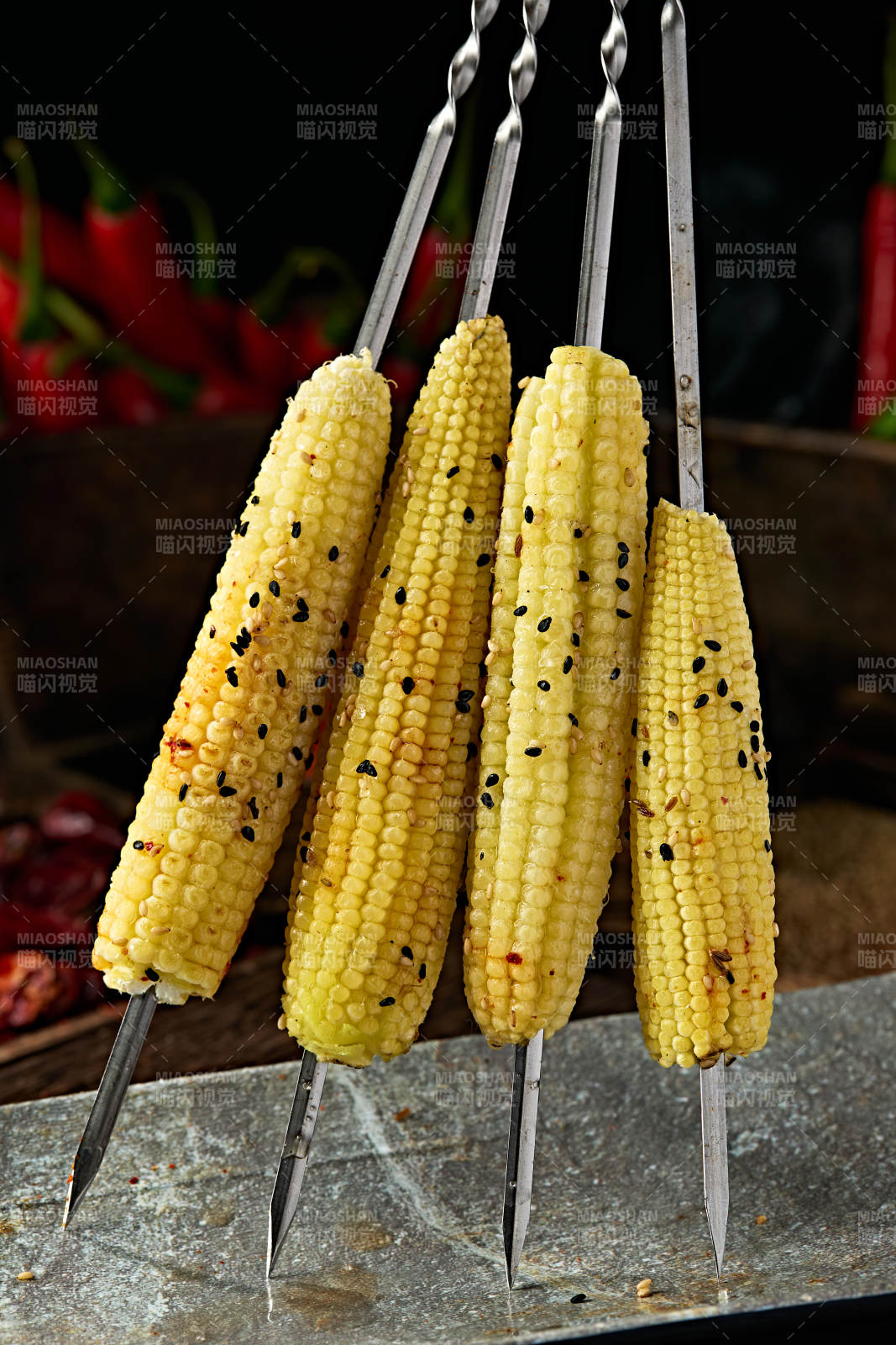 风味炭烤嫩玉米串图片