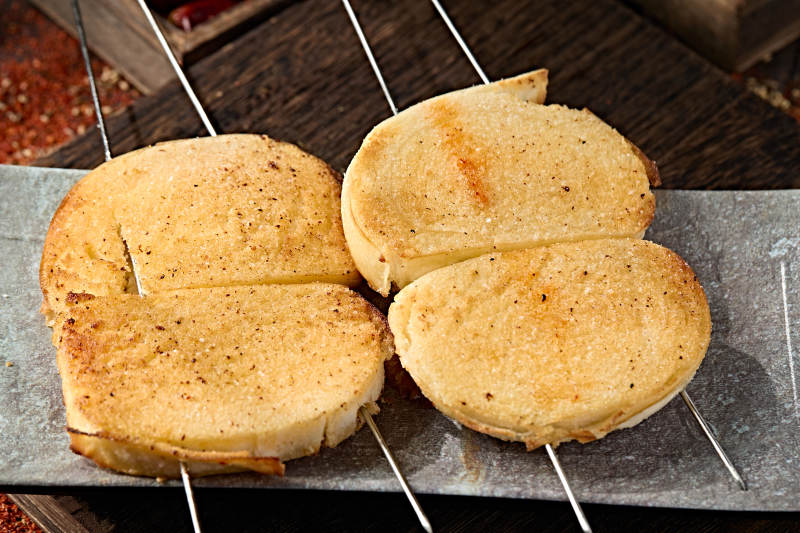 美味炭烤馍馍片图片