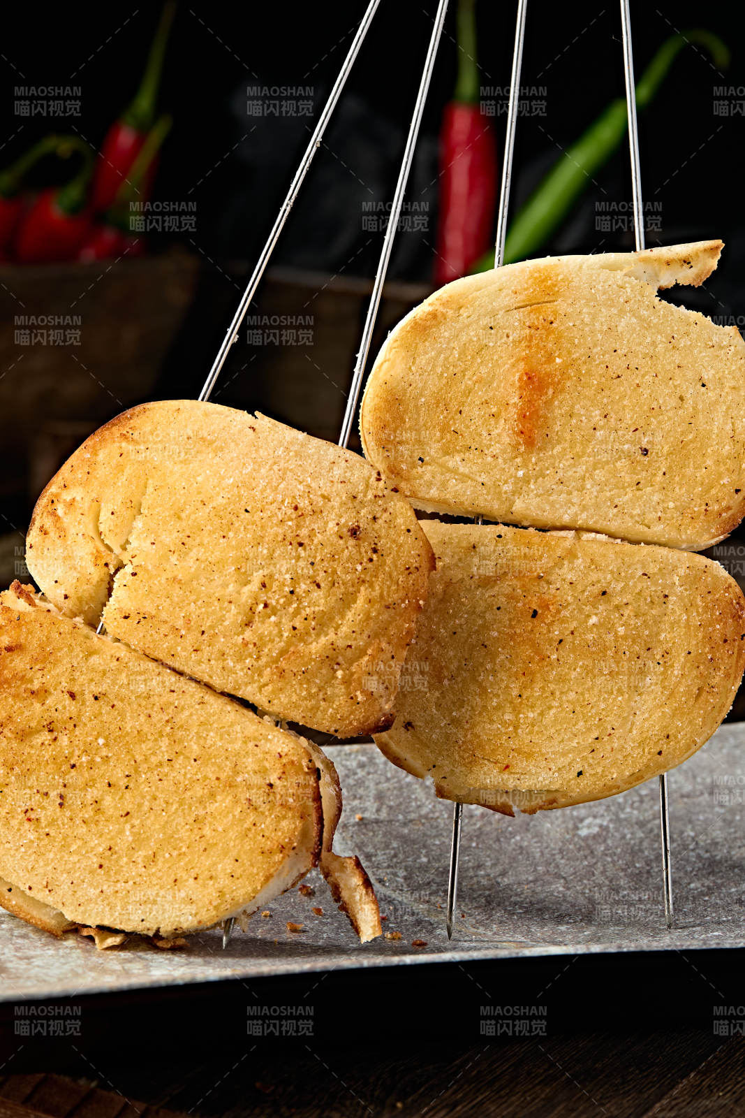 美味炭烤馍馍片图片