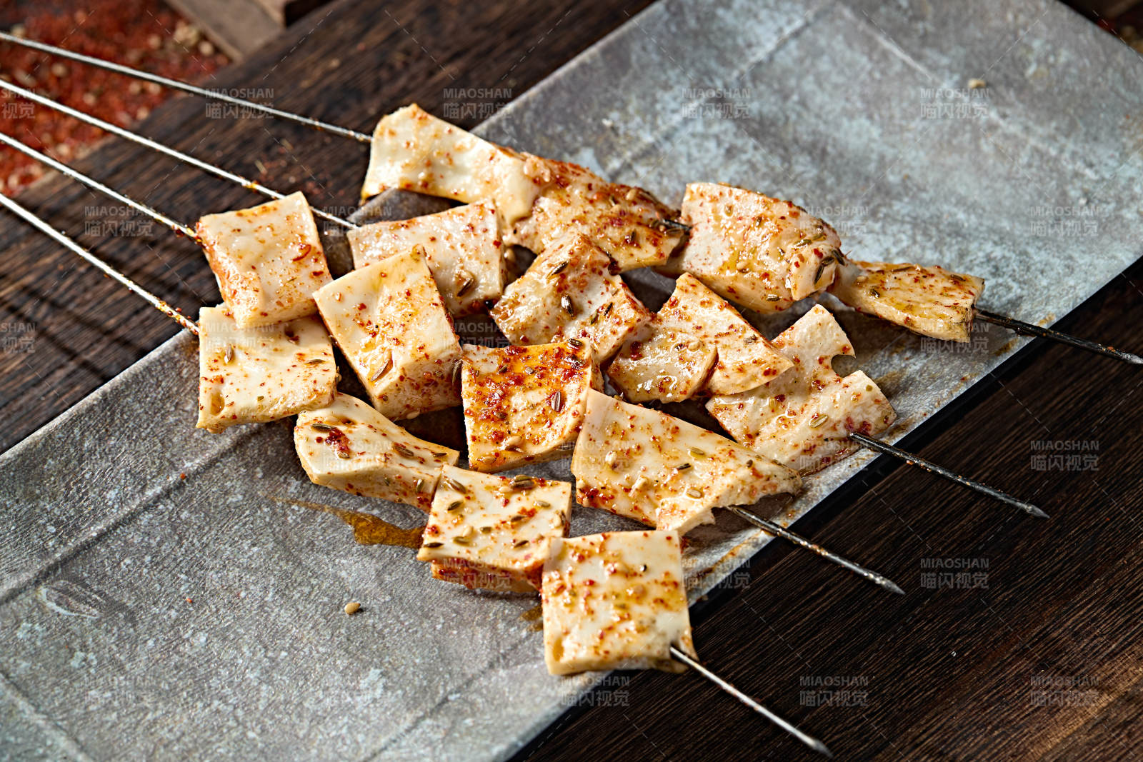 美味烧烤炭烤牛心管黄喉片图片