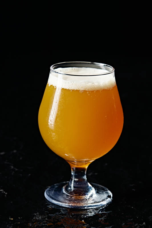 自制醇香冰镇精酿啤酒图片