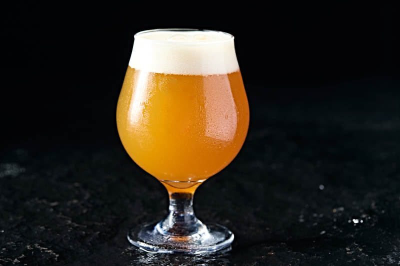 自制醇香冰镇精酿啤酒图片