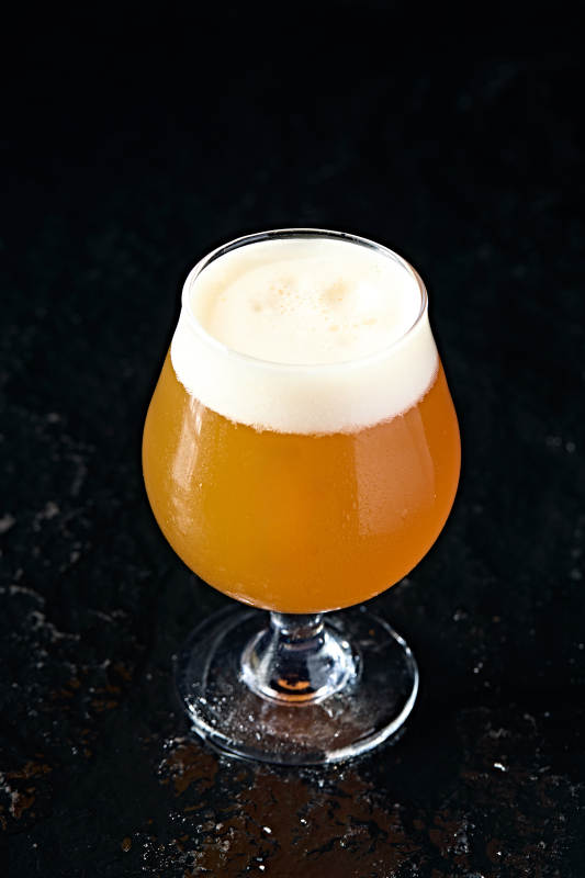 自制醇香冰镇精酿啤酒图片