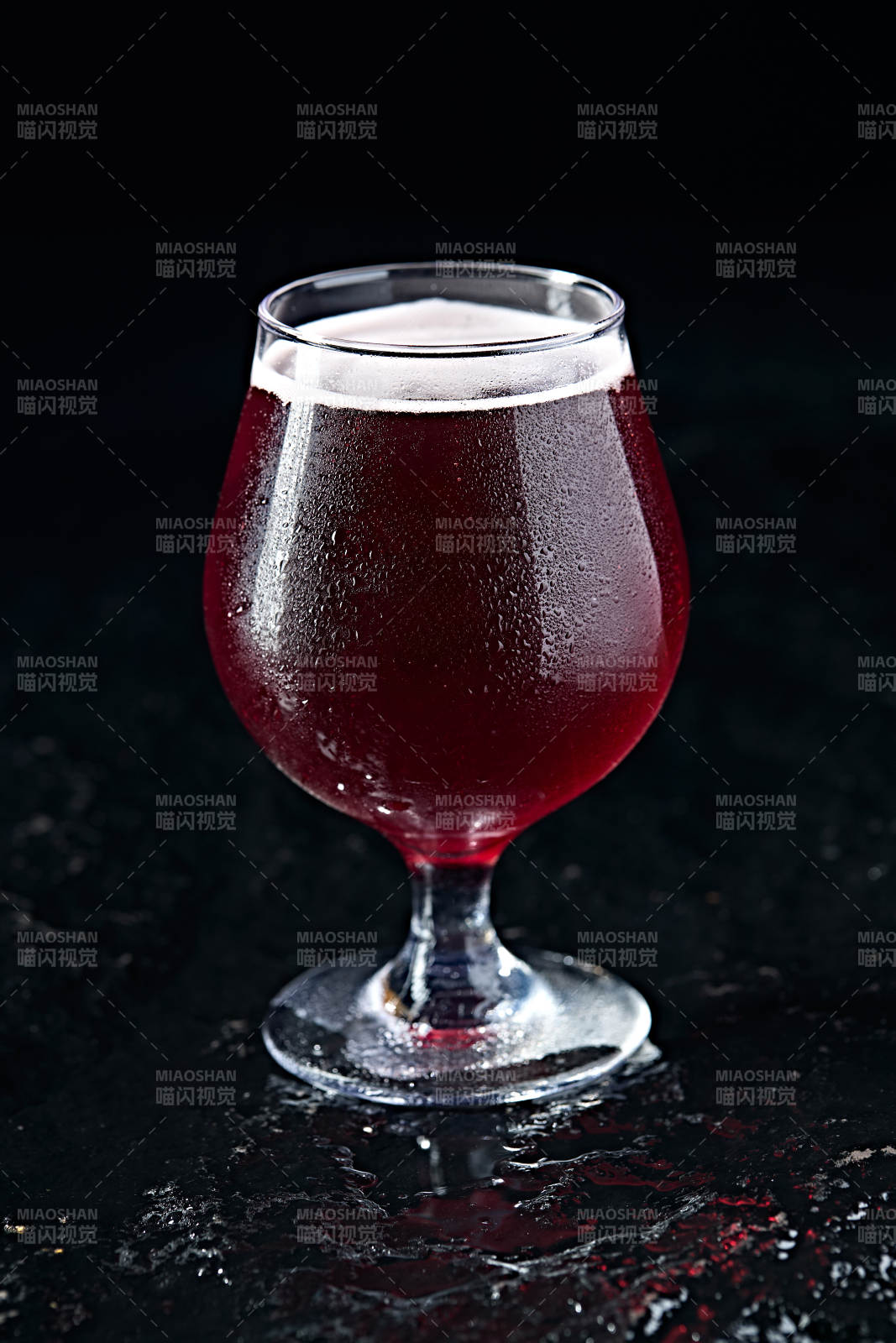 自制醇香冰镇精酿啤酒图片