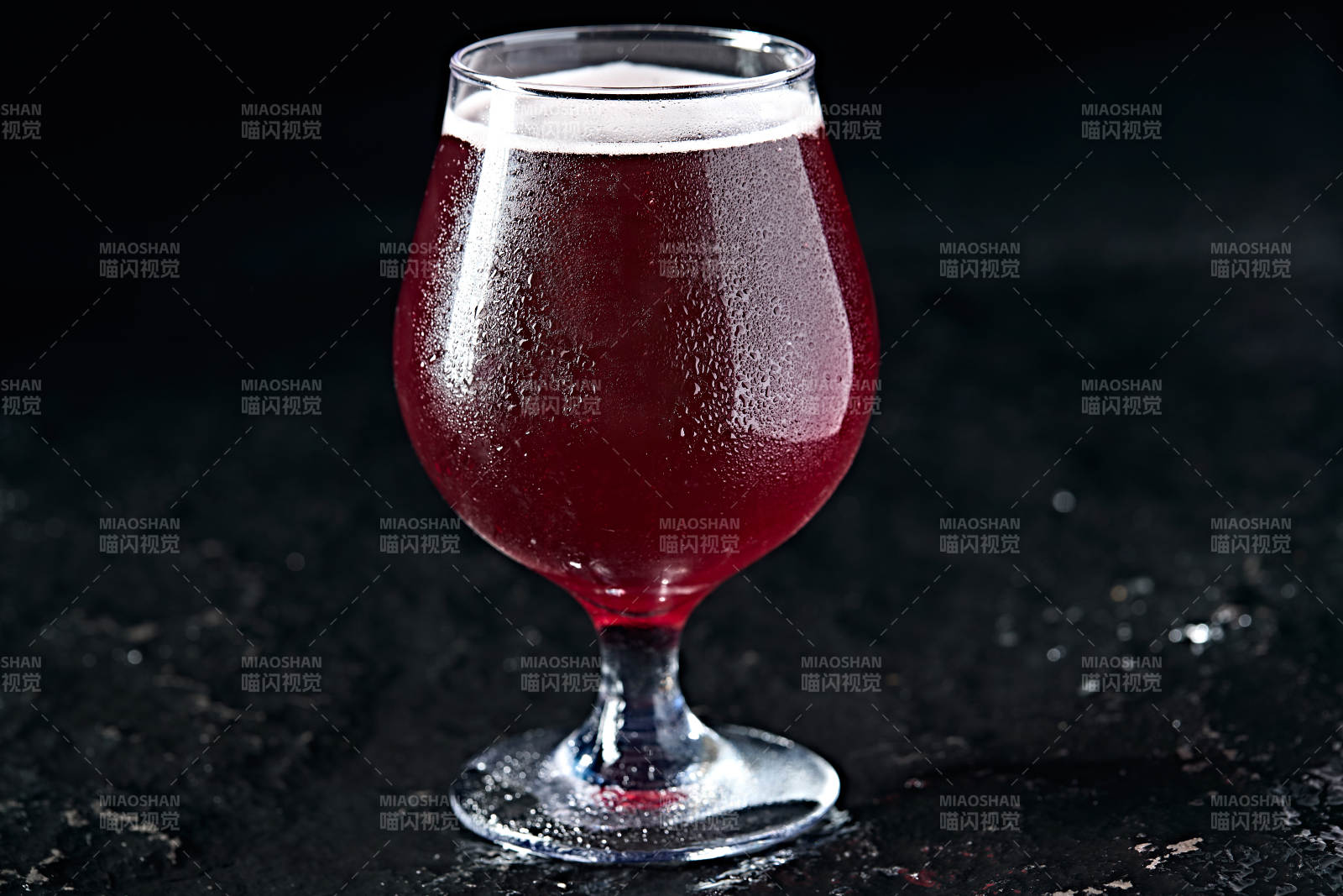 自制醇香冰镇精酿啤酒图片