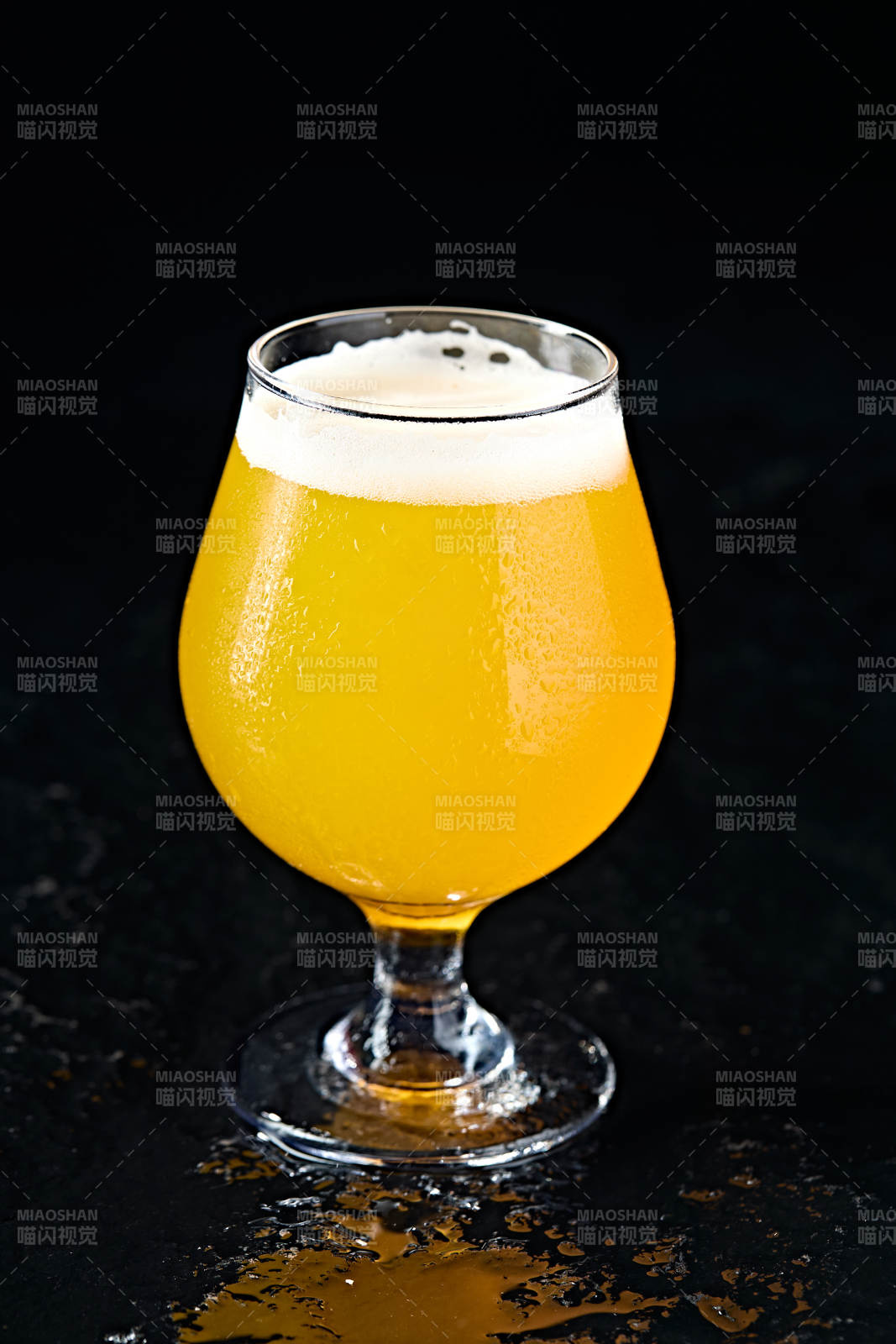 自制醇香冰镇精酿啤酒图片