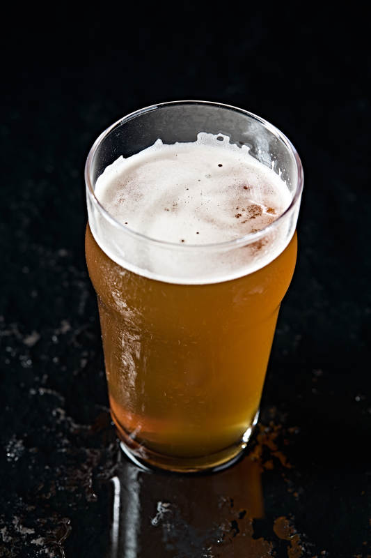 自制醇香冰镇精酿啤酒图片