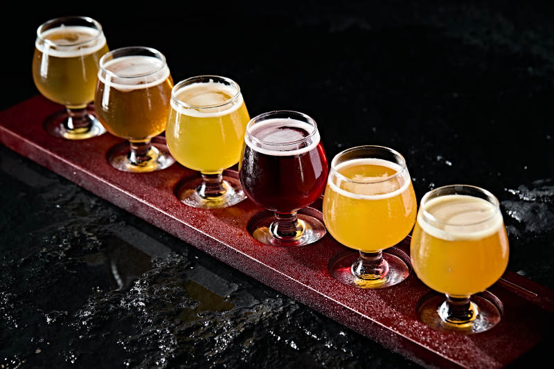 自制醇香冰镇精酿啤酒图片