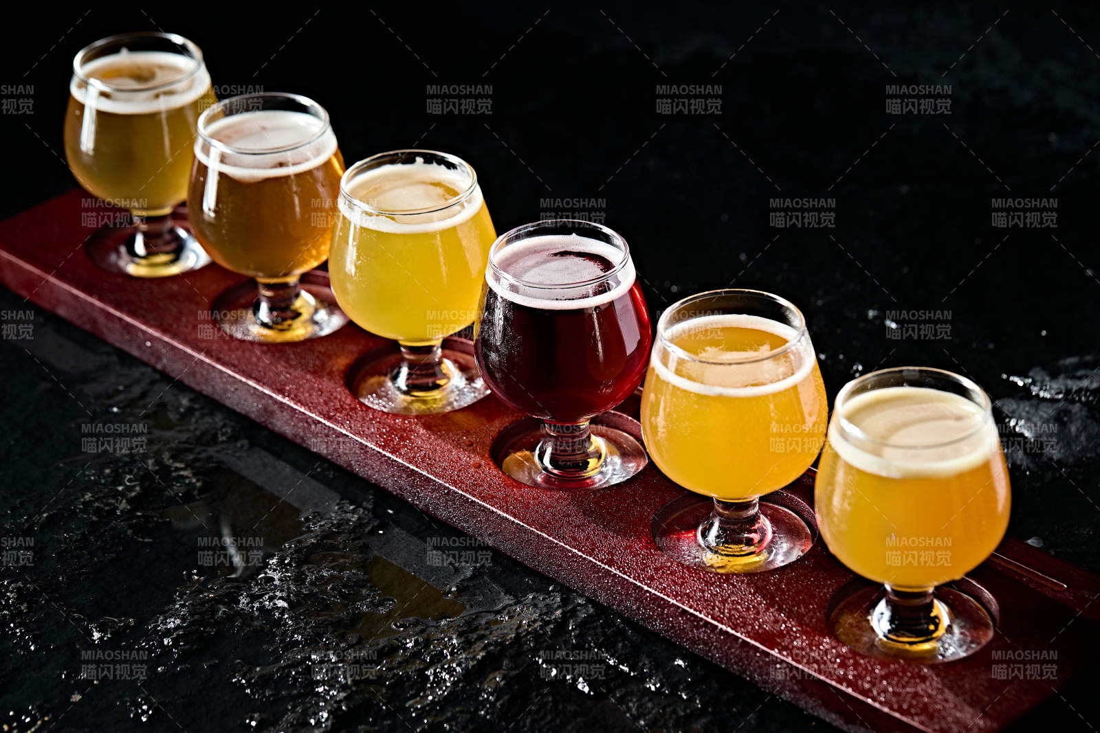 自制醇香冰镇精酿啤酒图片