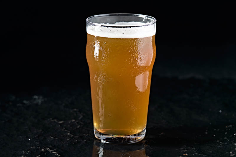 自制醇香冰镇精酿啤酒图片