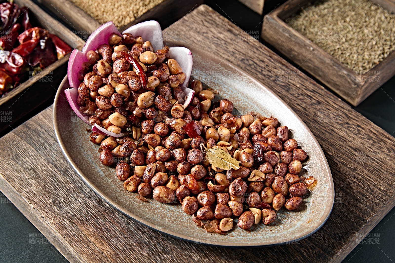 佐酒小吃油炸花生米图片