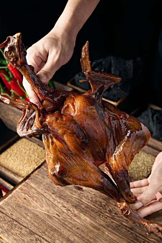 风味地方传统美食油浸风干鸡图片