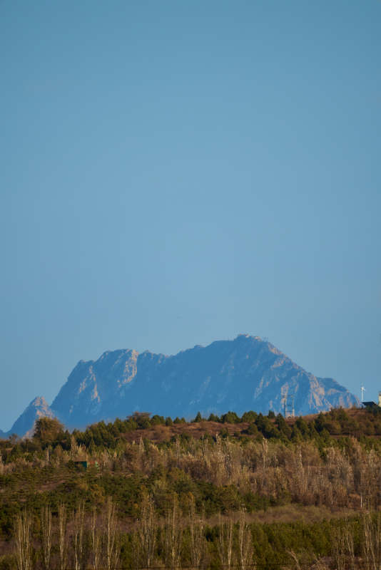 中国河北省怀来县鸡鸣山远景图片