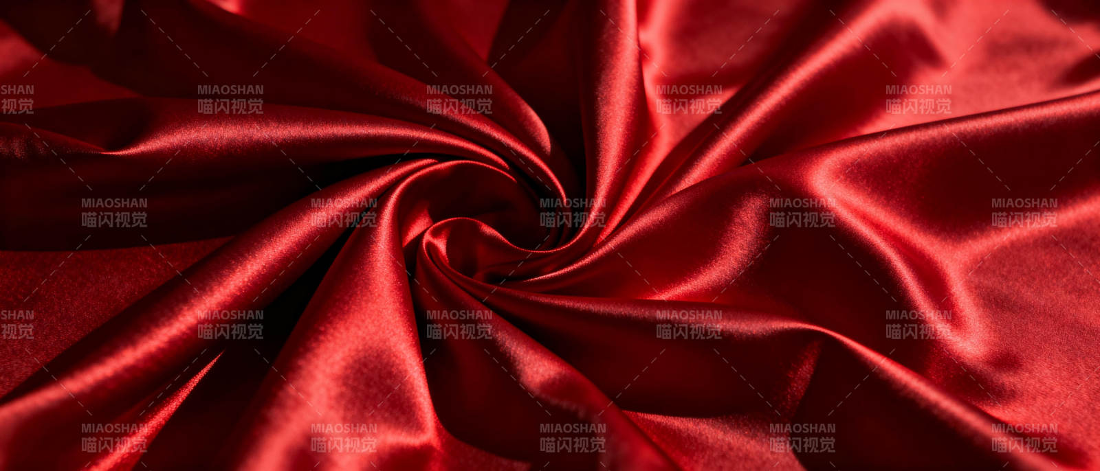 红色丝绸漩涡图片