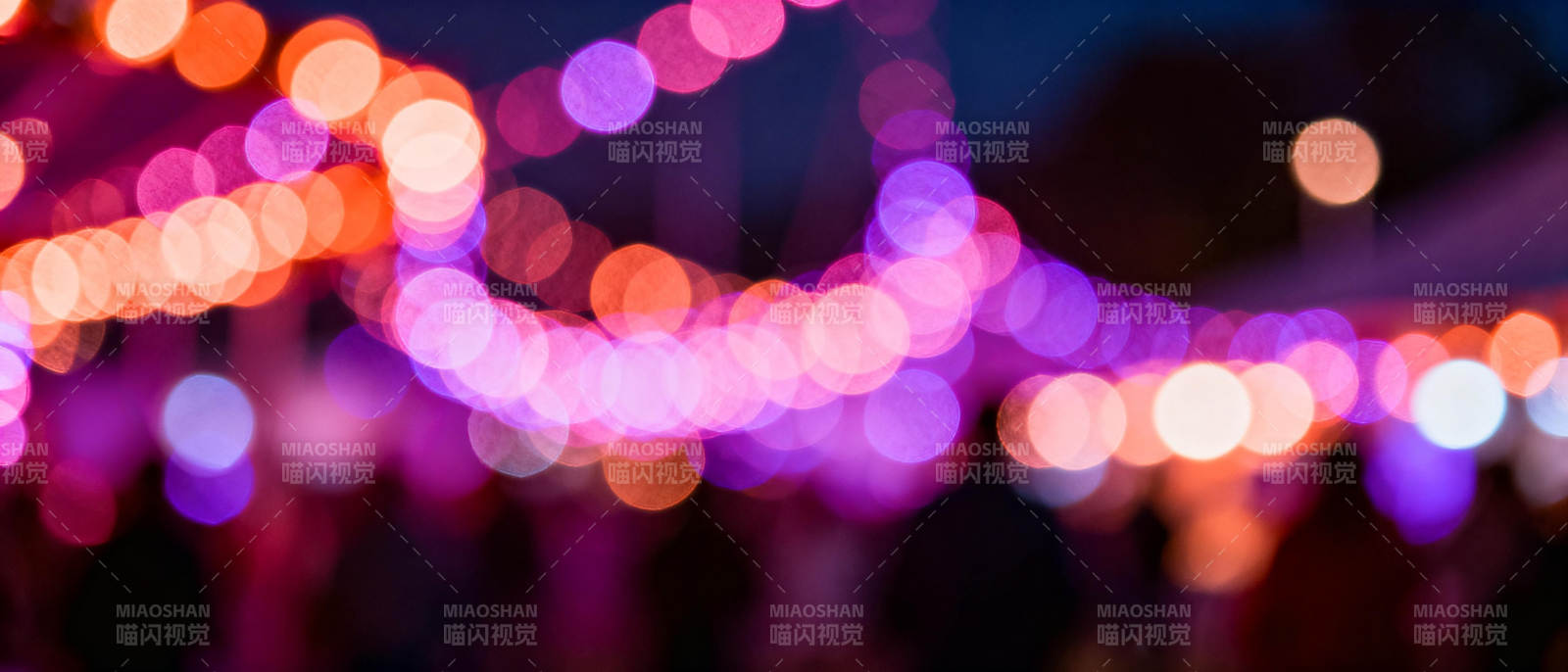 彩灯闪烁夜景图片