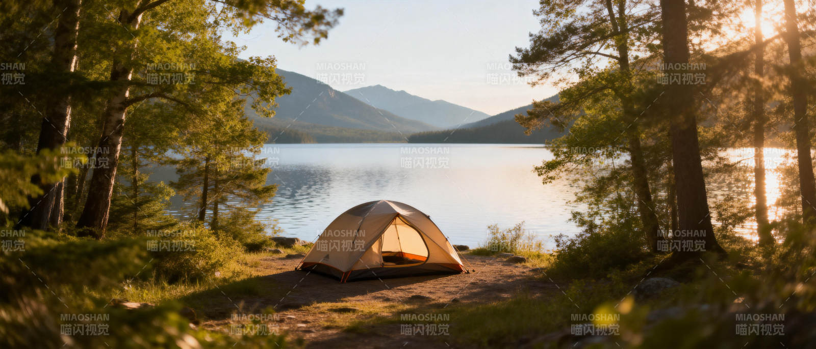 湖畔露营 静谧山林图片