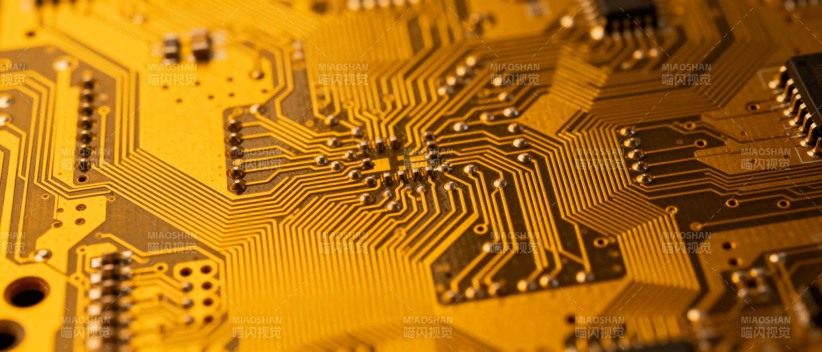 电路板特写图片