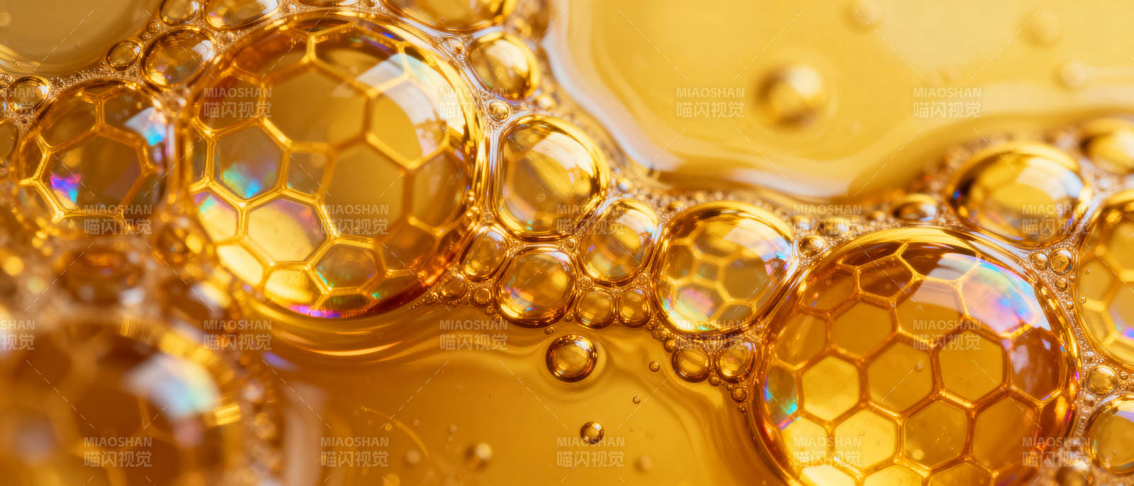 金色油泡特写图片