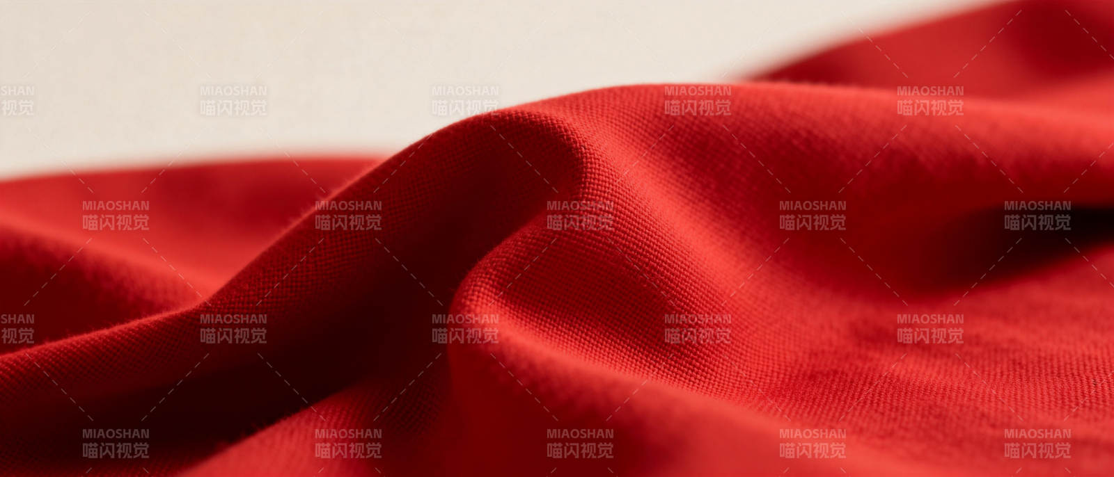 红色绸缎纹理图片