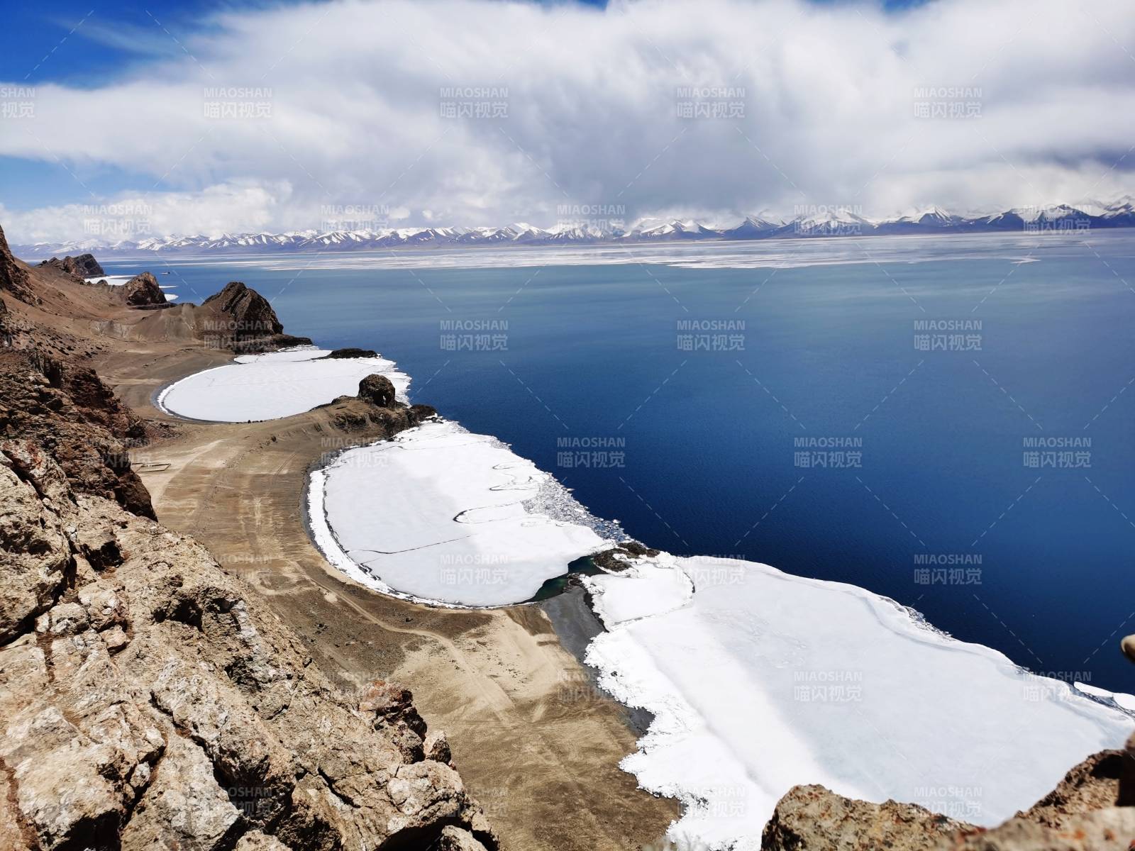 圣象天门高原冰湖风光图片