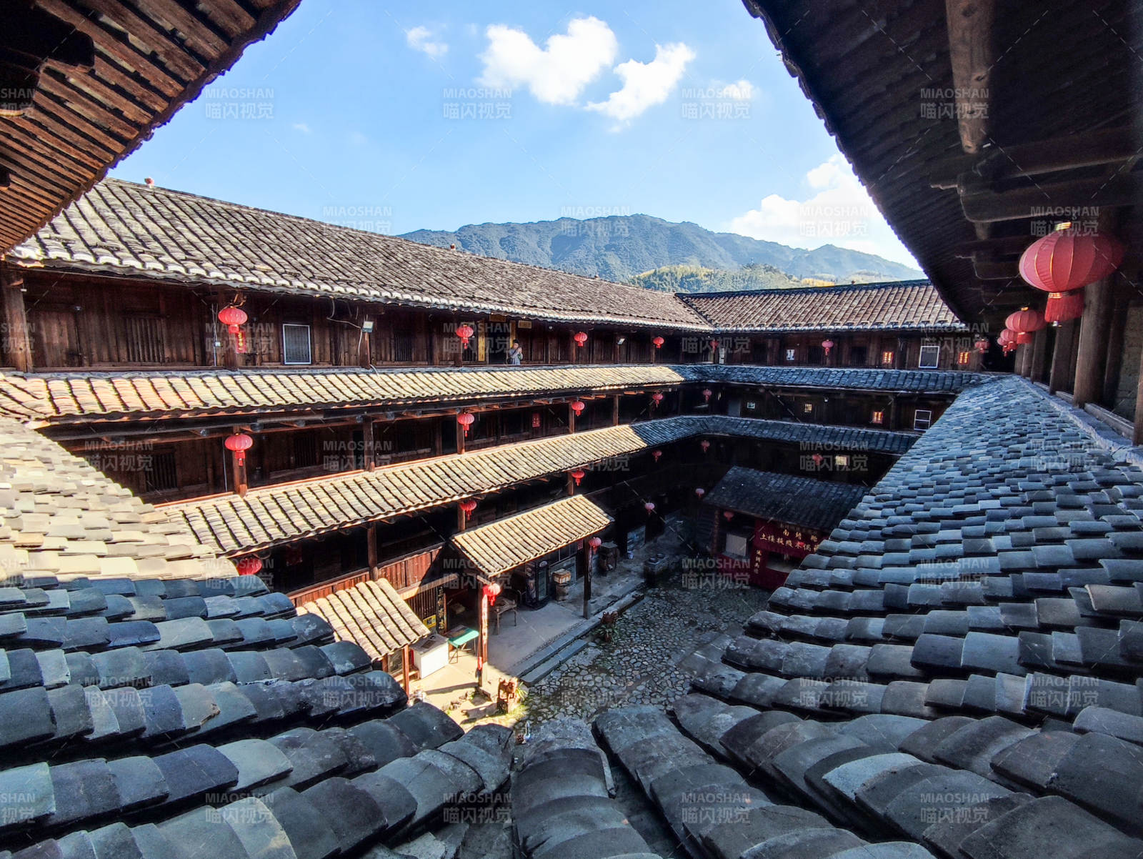 福建土楼古厝庭院风光图片