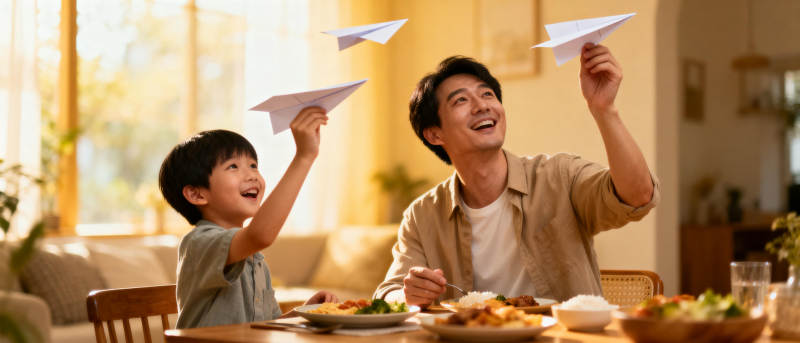 父子共乐纸飞机图片